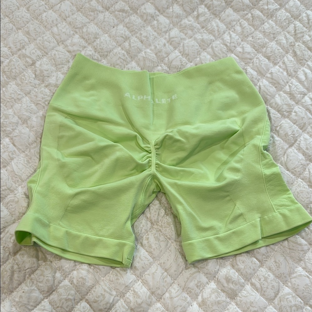 Alphalete Amplify Contour Short 5”